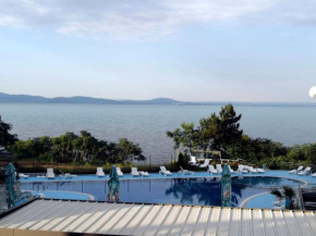 Private apartment with sea view in Blue Bay Pallace